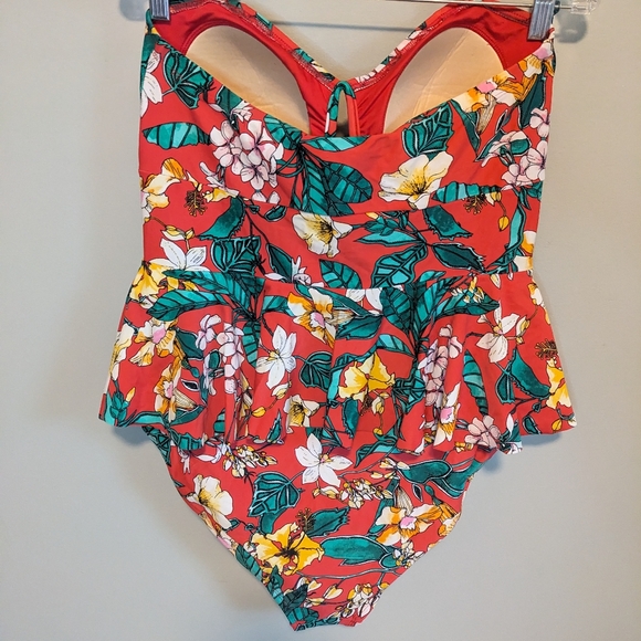 NWOT Forever 21 Red Floral Peplum One piece Swimsuit, size 2X - Picture 5 of 7